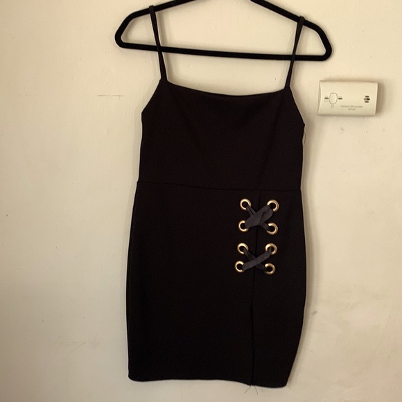 PrettyLittleThing Black Strapless Dress - Picture 3 of 3